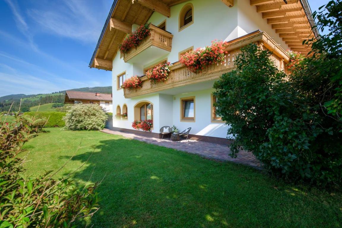Appartement-Gästehaus Ursula Flachau Extérieur photo